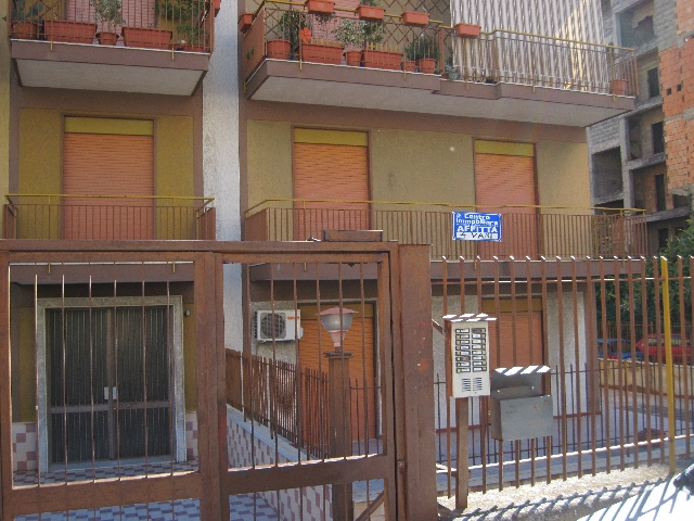 Appartamento 4 vani - Via Curia pressi Viale Rapisardi - CT